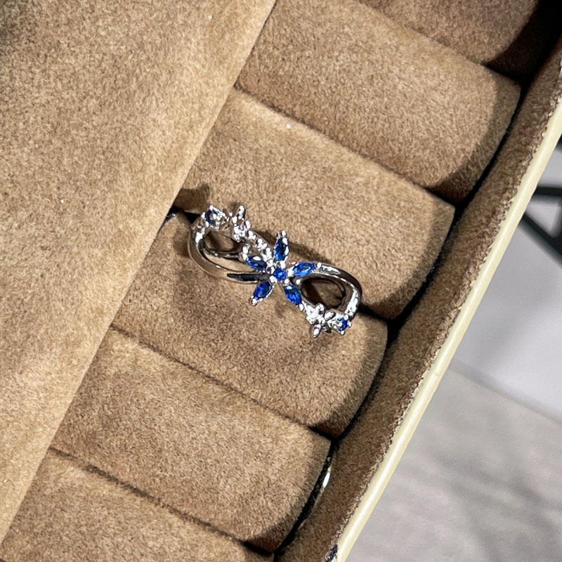 ライトラグジュアリーニッチレトロサファイアジルコンオープンリングレディースコールドスタイルパーソナライズハイエンドシンプルファッション人差し指リング