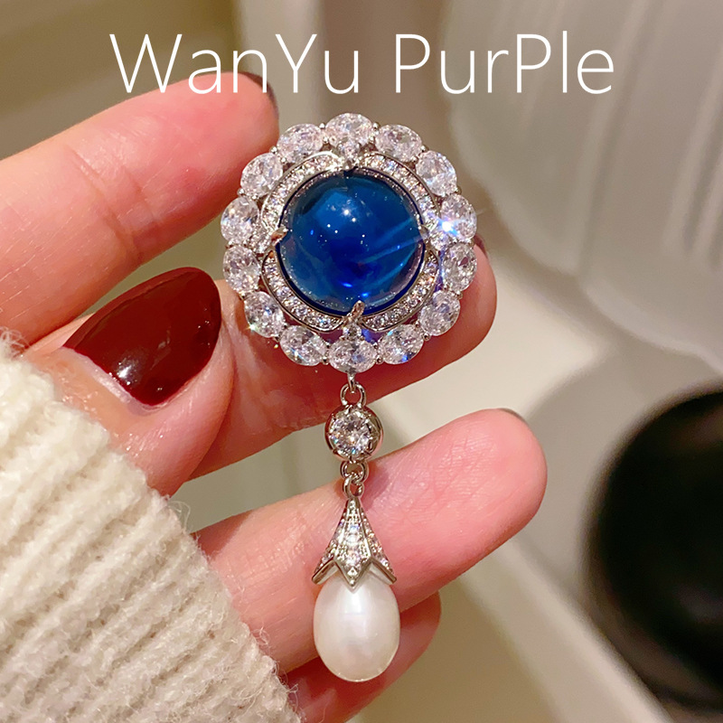 French Style High-grade Natural Freshwater Pearl Pendant Brooch Corsage Women's Elegant Vintage Glass Sapphire Pin