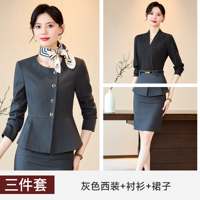 職業スーツの女性と春秋の新型ホテルのフロント作業服美容院の医美は宝石店の工服を接待します。