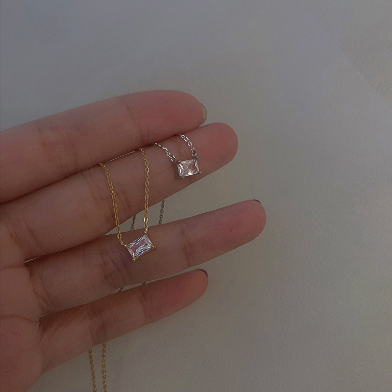 Simple Compact Four-pronged Square Diamond Necklace For Women, With Cool Minimalist Style, Featuring A Rectangular_voghion.com