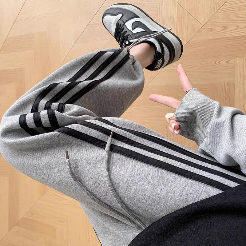 Light Gray American-Style Women's Sweatpants for Spring and Autumn, High-Waisted, Loose Fit, Jogger Style, Petite, Casual Striped Straight-Leg Wide-Leg Sweatpants