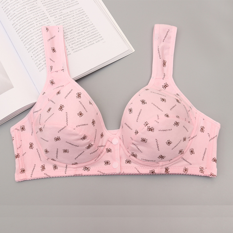 中高年のブラジャーのベストタイプの薄いタイプの前に哺乳下着を開けて大きいサイズをプラスします。