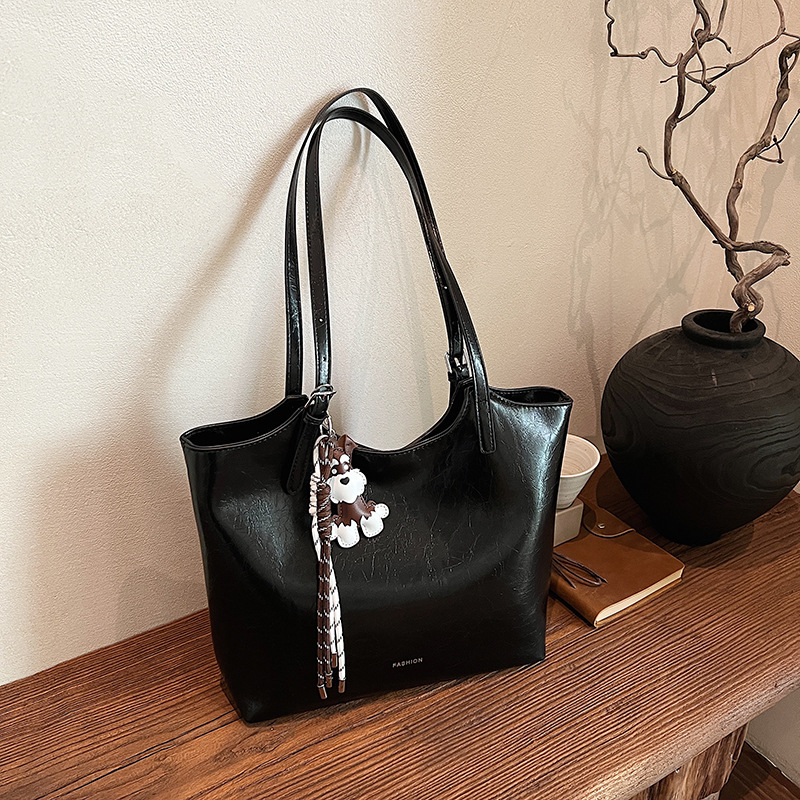 Black (no pendant)