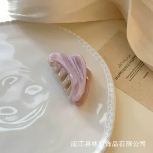 ins风大理石纹三角抓夹女高级感晕染半扎鲨鱼夹夏季清凉感盘发批