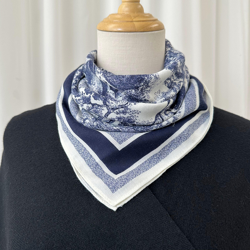 Otoño e invierno nueva pequeña bola dorada hebilla magnética bufanda cuadrada de algodón y lino elegante versátil bufanda de protección de cuello multifuncional para mujer EN VIVO caliente