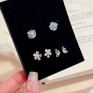 蓝色花朵蝴蝶耳钉轻奢高级感三件套耳饰清冷感甜美日常百搭耳钉