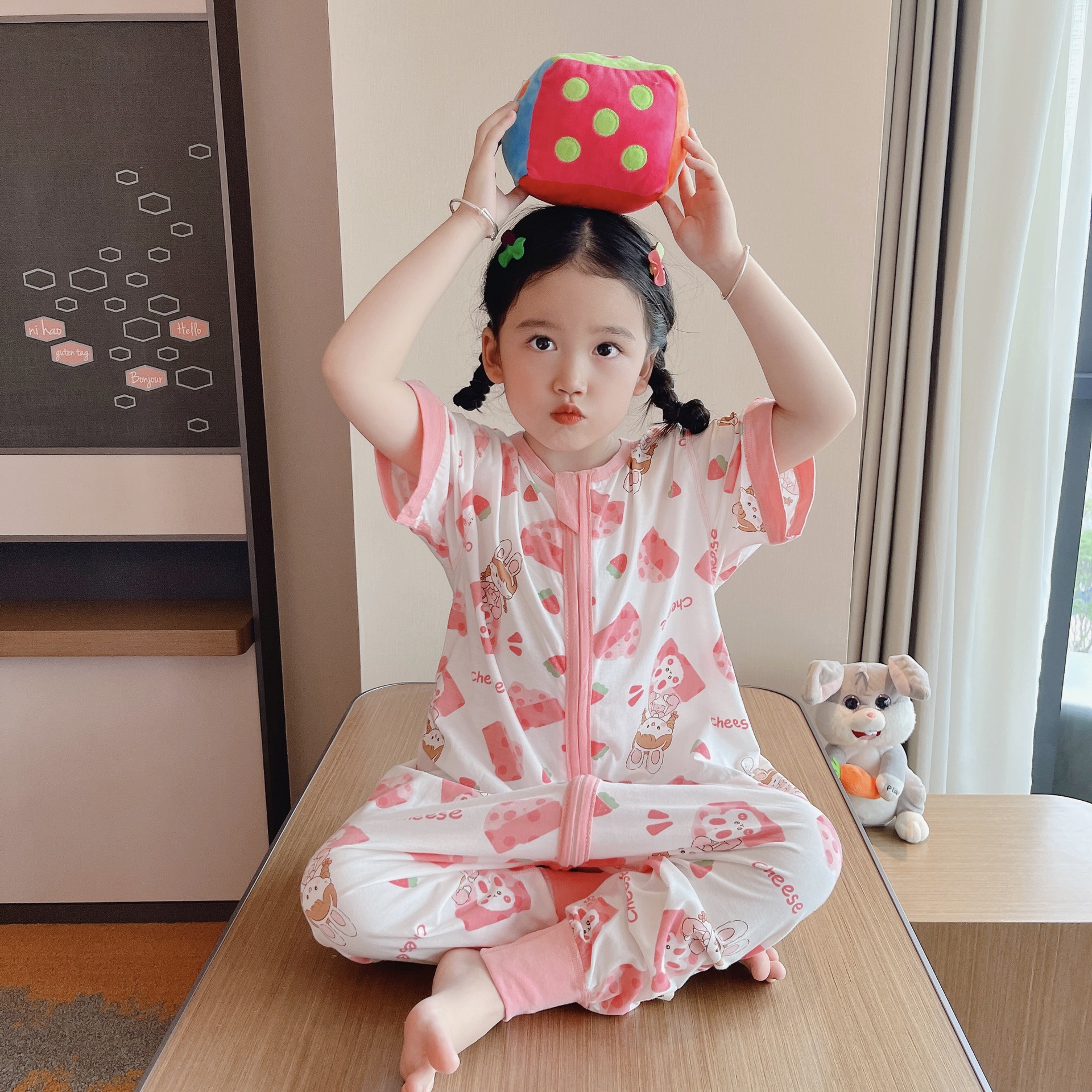 핑크 케이크 소녀 (원활한 반팔 침낭)