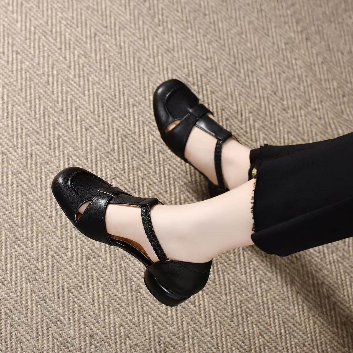 Dép sandal nữ da thật mũi tròn quai chữ V gót thấp chống trượt — màu be chi tiết 3