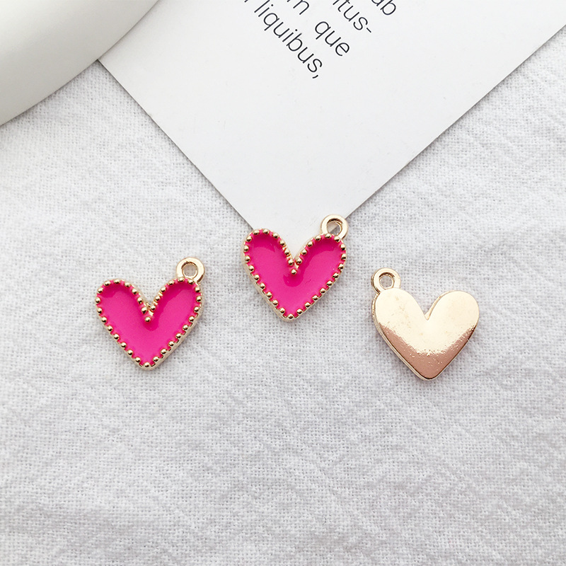 90 unids/pack aceite goteo melocotón corazón amor en forma de corazón colgante de aleación DIY joyería coreana K aleación de oro pulsera colgante
