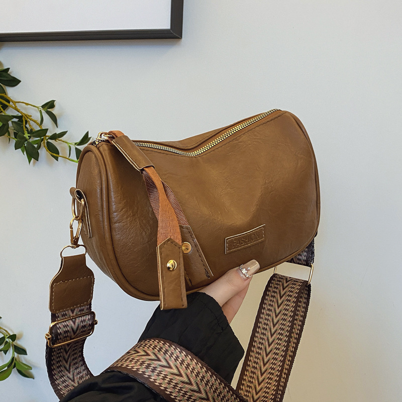 Cross-Border Trendy Boston Bag 2026 New Model Niche Designer Vintage Shoulder Crossbody Bag Solid Color Pillow Bag