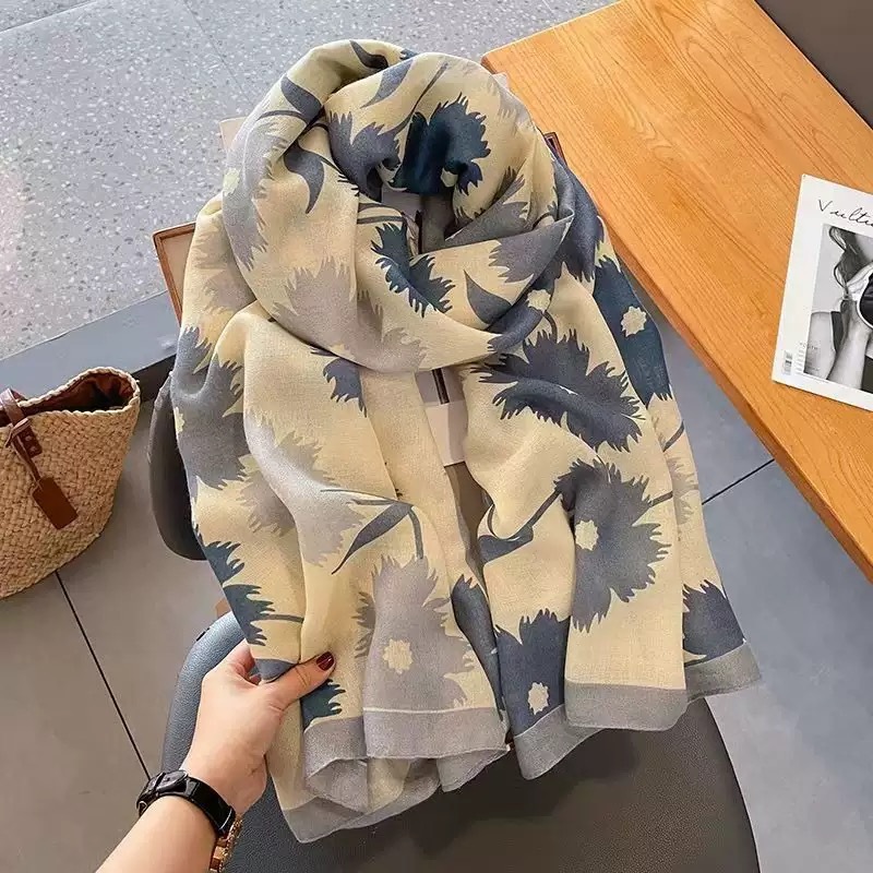 春秋柔软绵麻碎花披肩女春秋季蓝色丝巾妈妈大衣流行披肩围脖围巾|undefined