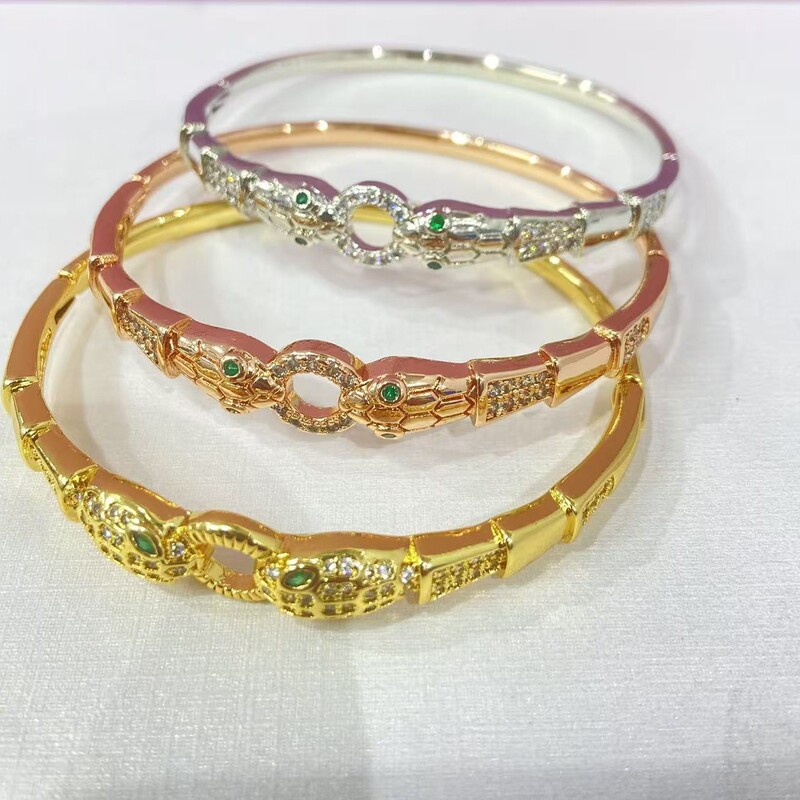 Luxurious and Versatile Bracelet with a Light Luxury Feel, High-End Fashion Style, Exquisite Design, and a Sophisticated Appearance