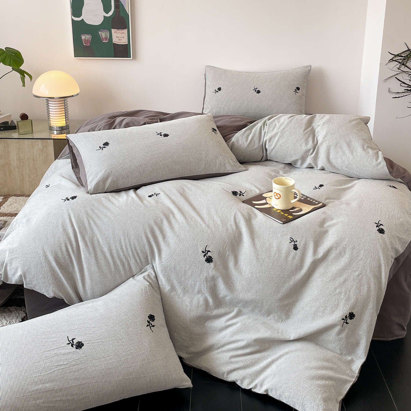 Toalla de algodón lavada con agua bordada cama de algodón cuatro piezas set sábanas de algodón cuatro estaciones colcha de cama general gaza de cama de alta calidad