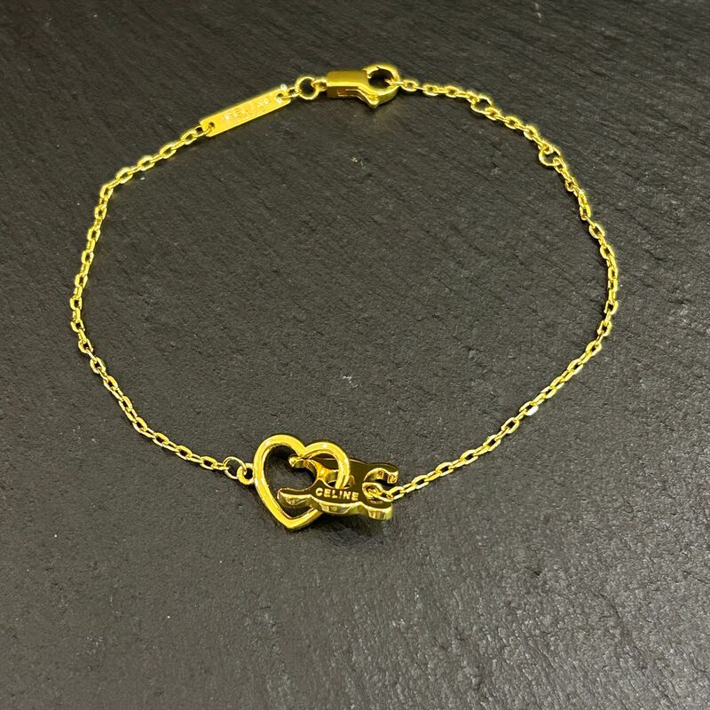 Arc De Triomphe Heart Logo Bracelet Victory Lock Hand Accessory for Women European and American Light Luxury Niche Design Retro High-End Bracelet Arc De Triomphe Heart Logo Bracelet Victory Lock Hand Accessory for Women European and American Light Luxury Niche Design Retro High-End Bracelet