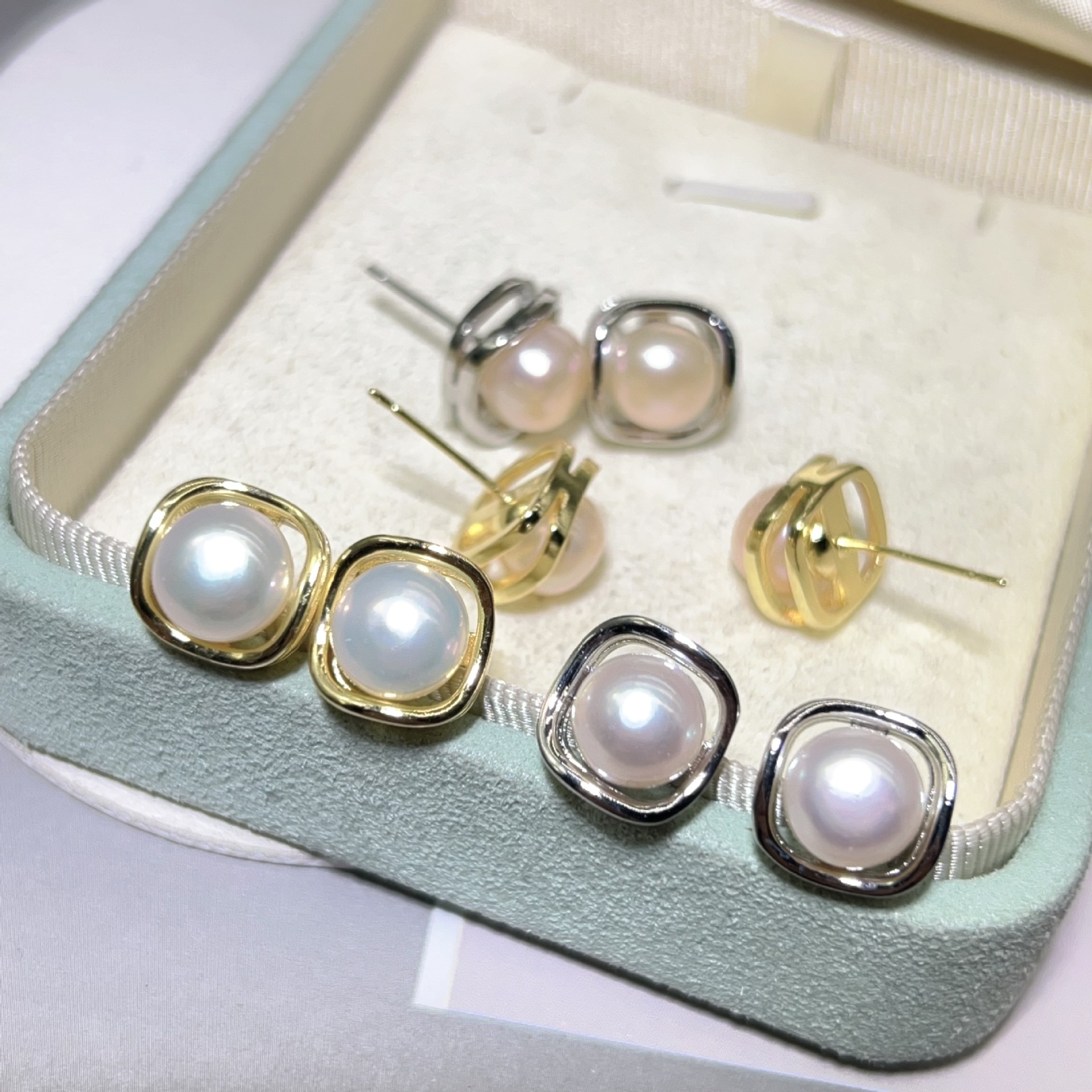 C4013 부드러운 광장