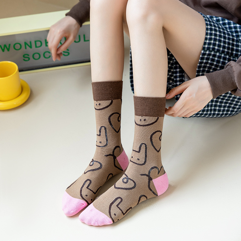 Calcetines de algodón puro Otoño e invierno de las mujeres Resumen de dibujos animados de conejo mediados de la pantorrilla japonés INS de moda color a juego sin hueso pila Calcetines