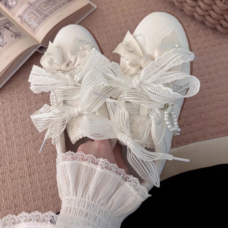 Original Black and White Swan Sheep Sweet Girl Ballet Fende Training Shoes Female Black and White Swan Lace Girl Casual sneaker