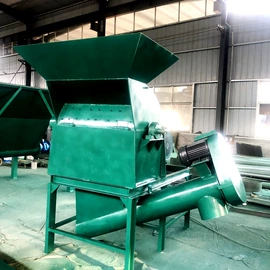 饲料加工设备;粉碎机;林业机械