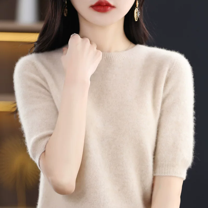 Woolen thin knitted sweater with a round collar, with short sleeve
