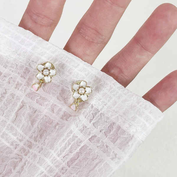 Small mosquito coil, ear clips, flowered