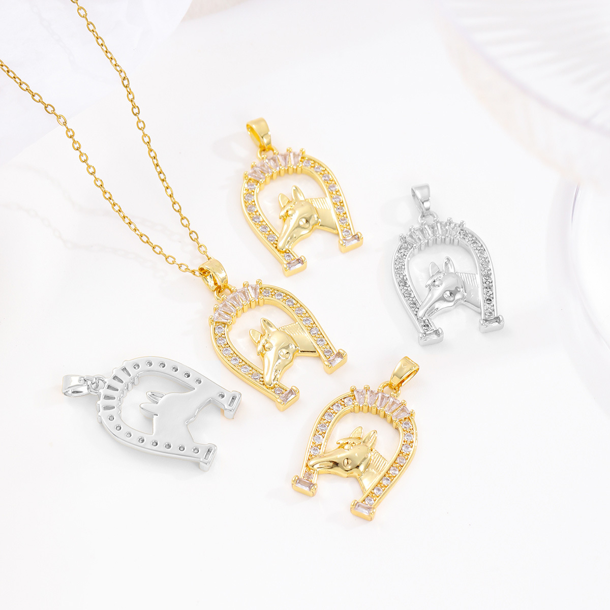 Creativo transfronterizo europeo y americano nuevo estilo joyería collar de unicornio Amazon cobre circón escalera blanca cuadrado colgante en forma de U mujer