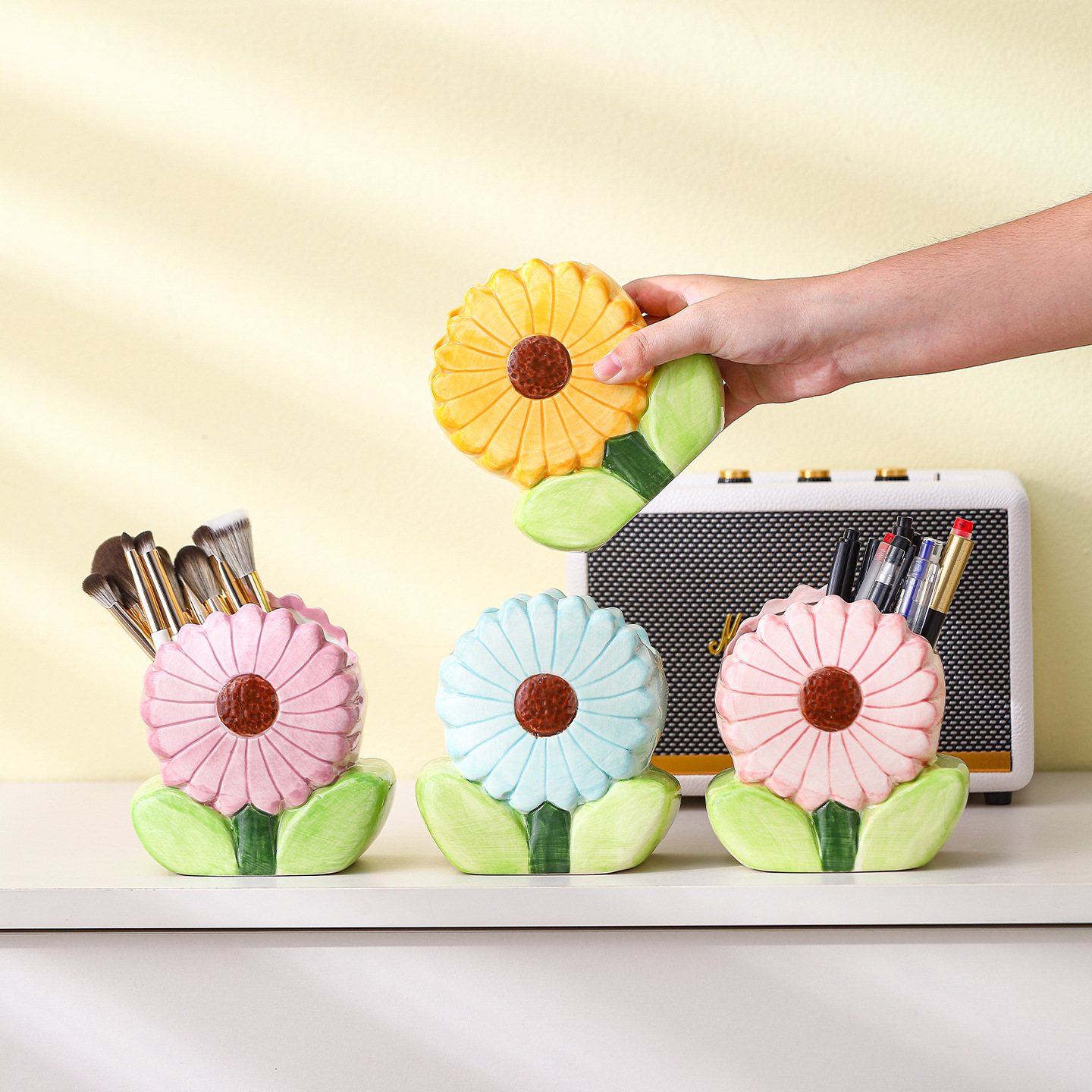 Sunflower Flower Pen Holder Makeup Brush Bucket Room Dressing Table Desktop Storage Ornaments Office Stationery Storage Rack