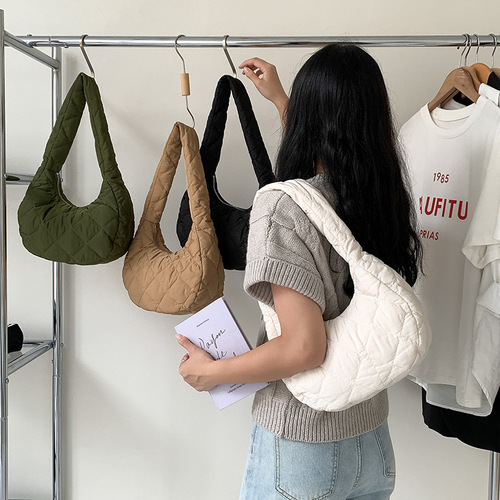 French rhombus cloud bag, high-end,  autumn and winter cotton clothing, simple armpit bag, large capacity, fashionable shoulder bag, trendy