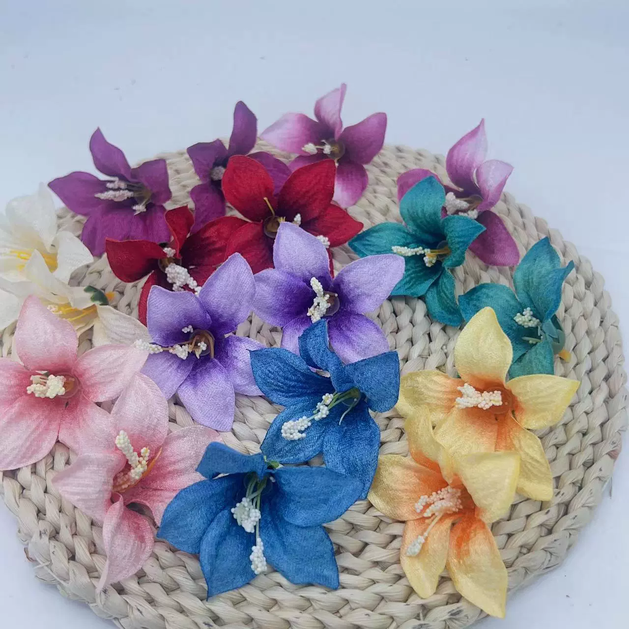 Оптовые искусственные цветы из ткани «Лилия», имитация шелка, для рукоделия, украшения одежды, декора дома, свадебного оформления