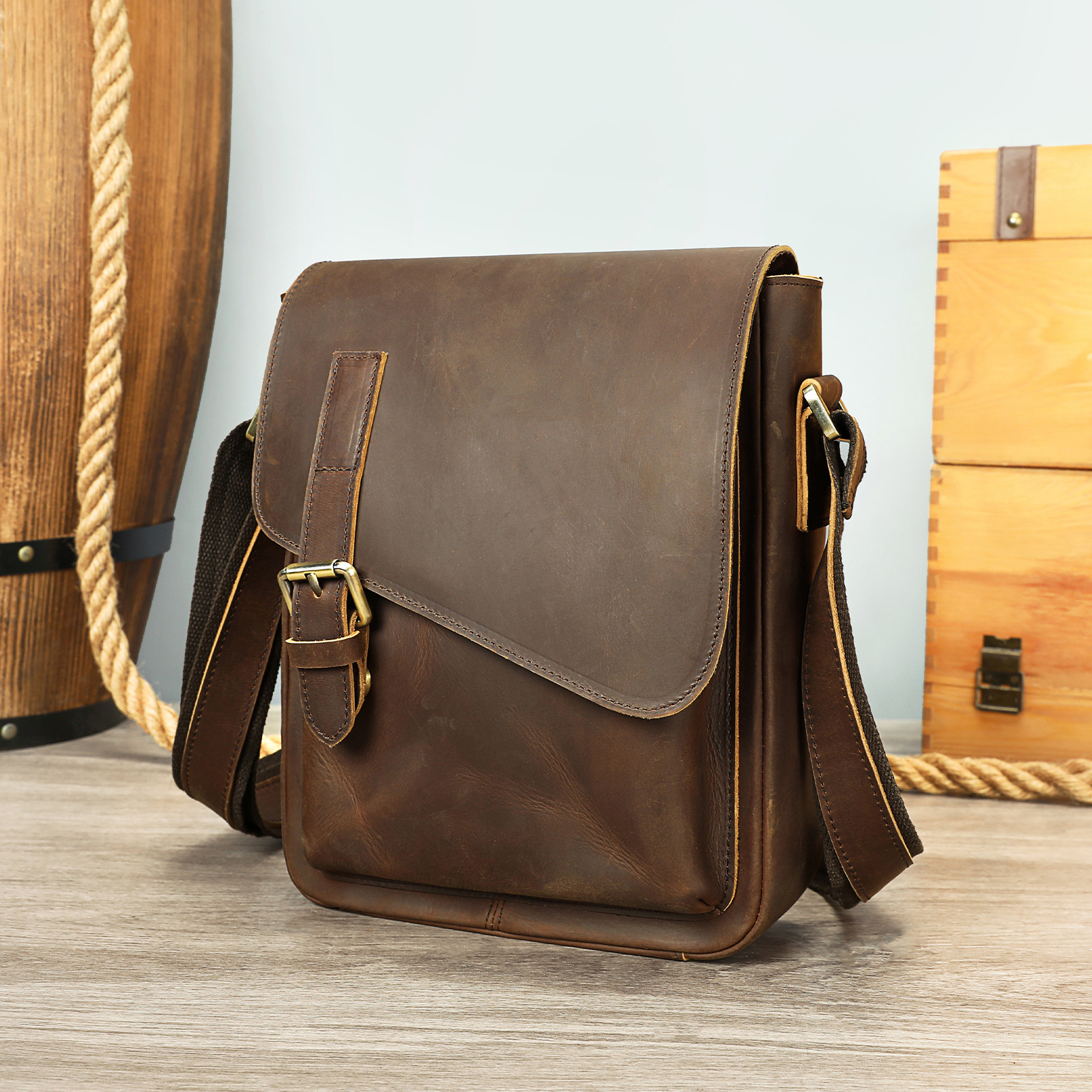 Ventas transfronterizas calientes de cuero para hombres mochila deportiva al aire libre mochila texturizada retro colección de bolsos de hombro