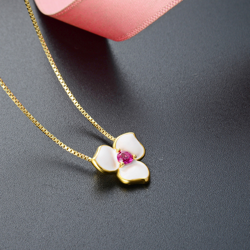 Japón y Corea del Sur lujoso ligero collar de pétalos de tres hojas mujer 925 plata esterlina moda versátil cadenas clavículas ins colgante de flores goteando aceite