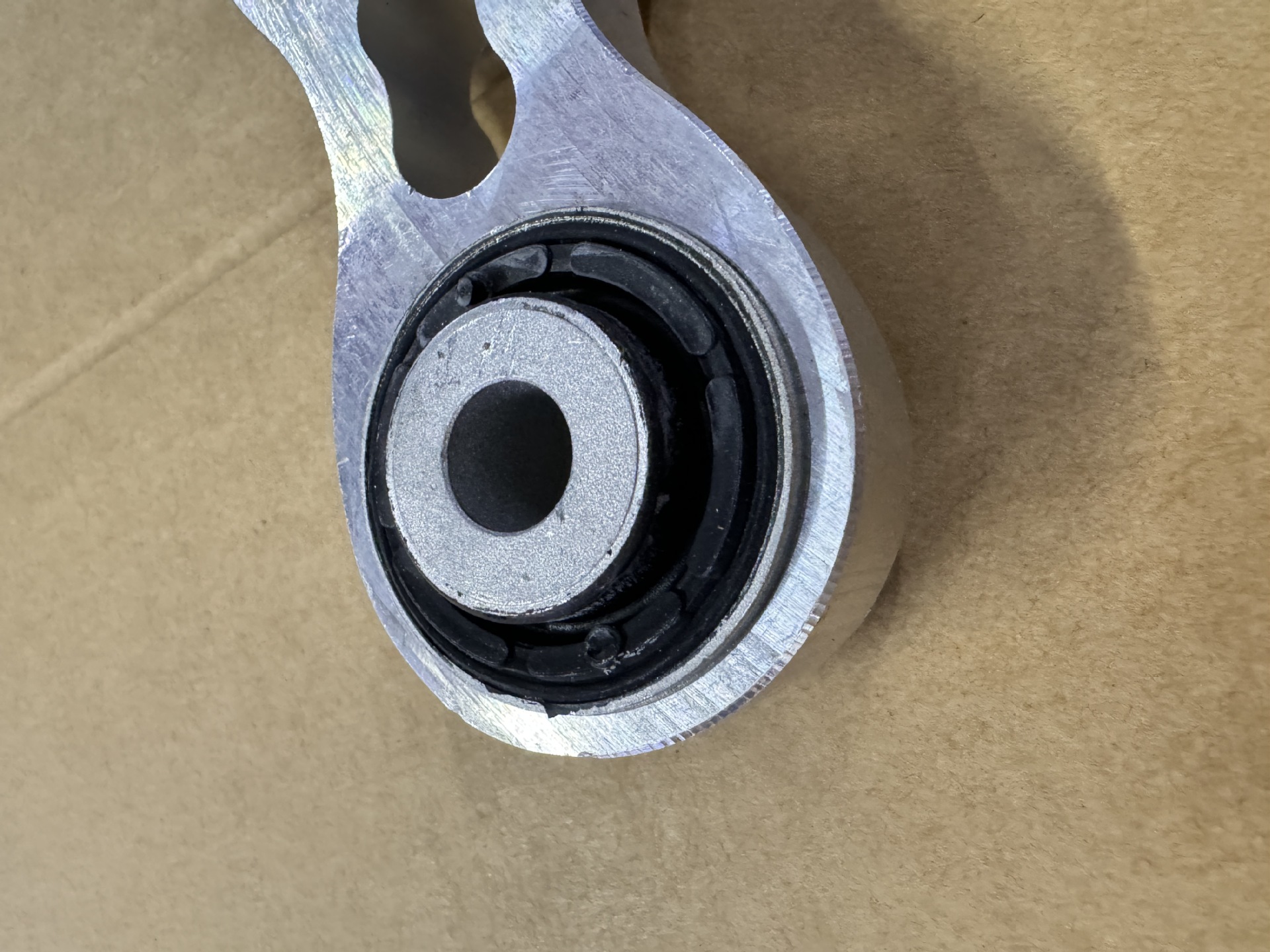 1027441-00-A is suitable for Tesla Model S/X rear upper swing arm connecting rod suspension linkage