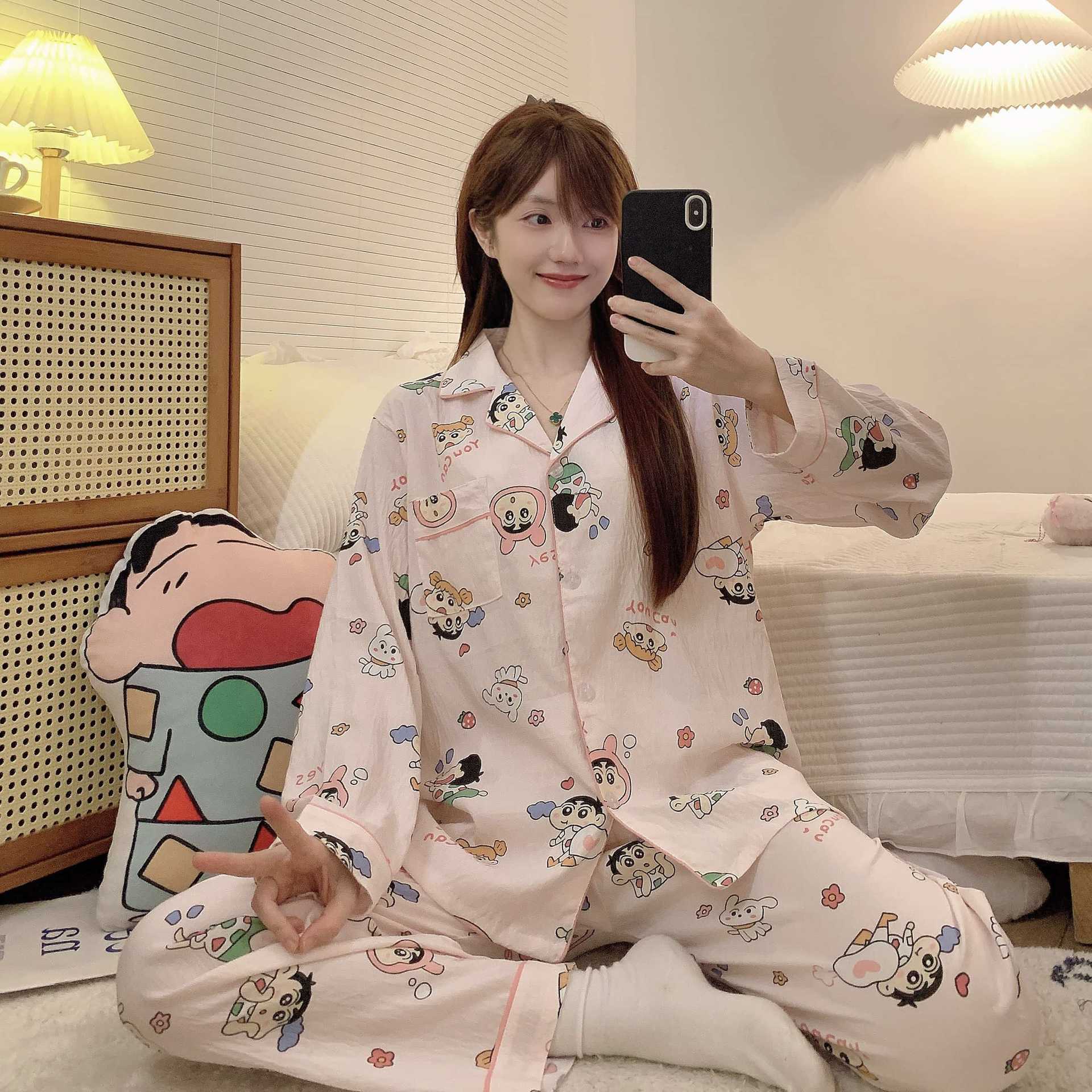 Pijamas al por mayor transfronterizos de primavera y otoño nubes de algodón pantalones de manga larga cardigans lindos con cojín de pecho se pueden usar ropa de hogar