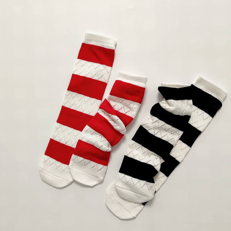 New Spring Style Classic Black, White, Red and White Striped Sweatshirts for Boys, Girls, and Children, Parent-Child Socks
