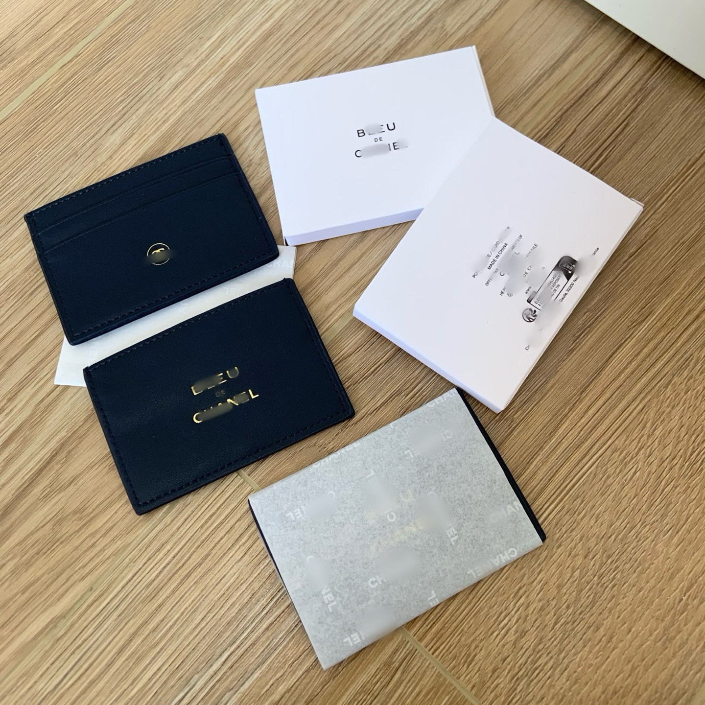 Xiangweilan Collection Gift Small Card Holder Fashionable Casual Card Holder with Gift Box