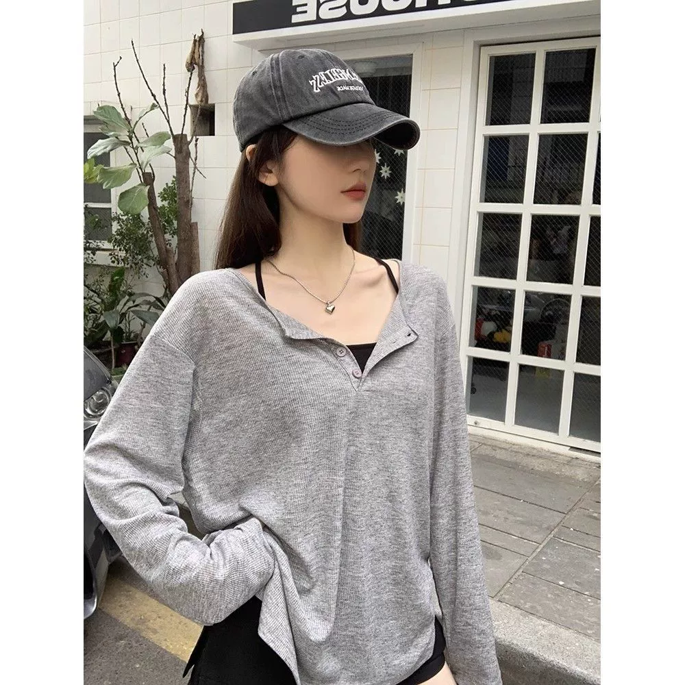 Корейская футболка с полуоткрытым воротником для защиты от солнца, новая летняя свободная тонкая блузка с длинным рукавом для женщин, стильный топ 2025 года.