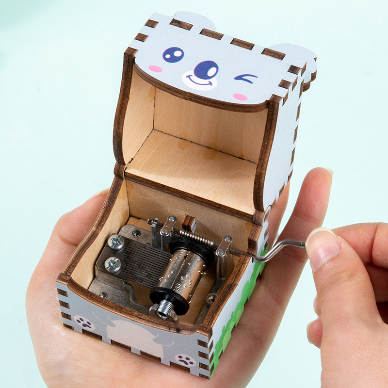 Caja de música de madera para niños DIY hecho a mano animales de dibujos animados regalos para niños pequeños puestos decorados con cajas de música de manivela juguetes