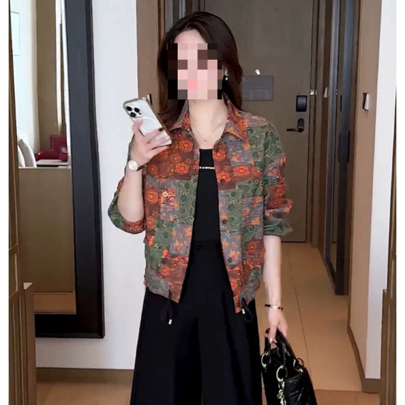 时尚印花休闲短外套女2026秋冬季新款宽松显瘦妈妈装百搭衬衫上衣