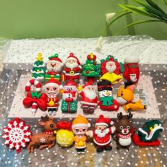 メーカー直販クリスマスプレゼント鍵ストラップPVCぬいぐるみ漫画ストラップ手作りクリスマスキーホルダー部品