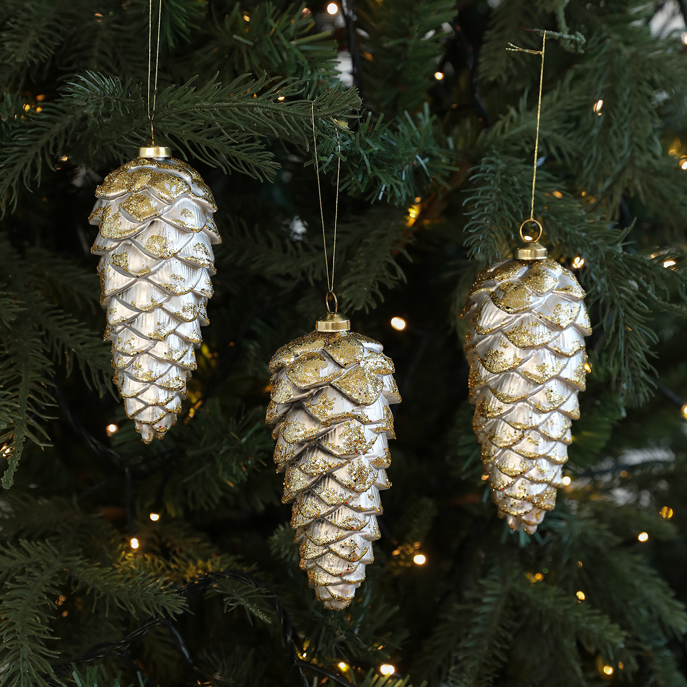 Plástico transfronterizo de alta calidad retro oro y plata pinos y nueces en caja de árbol de Navidad colgante decoración de decoración colgante