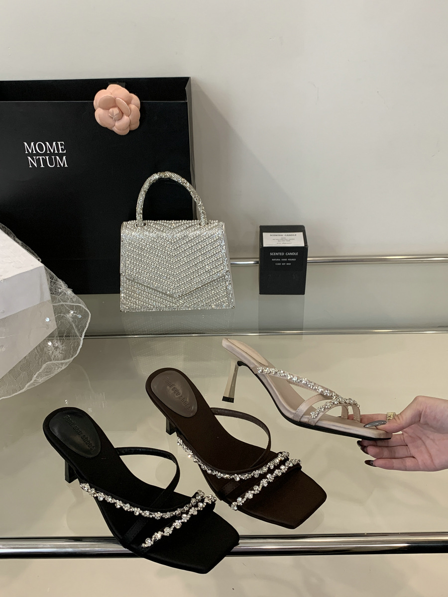 Elegant Rhinestone Satin Sandals With Square Diamond Chain Heel_voghion.com