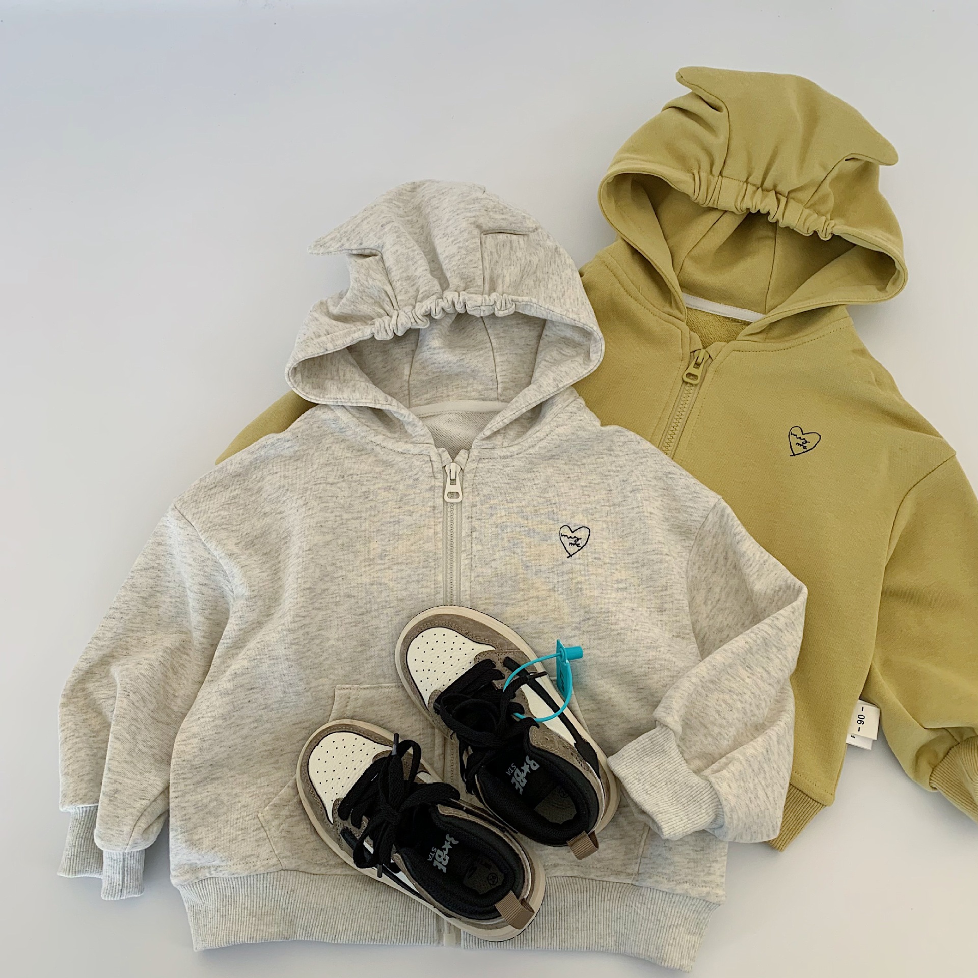 Mai Bao chaqueta infantil otoño 2025 nuevo estilo para niños y niñas simplista lindos cardigan con capuz chaqueta para niños