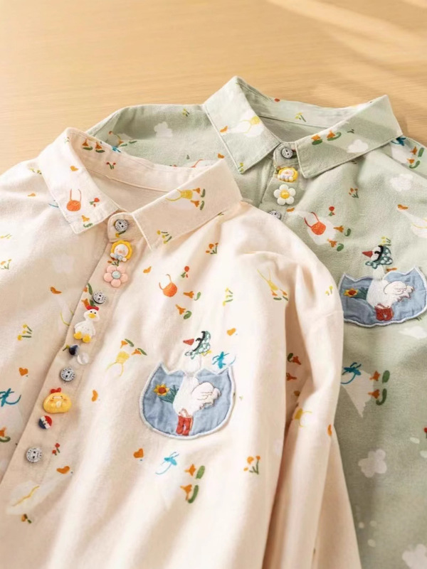 デニムの布のプリントの襟の刺繍のシャツの女性の2025春夏の甘い通勤の毛の長袖の洋風のカーディガンの薄いです。|undefined