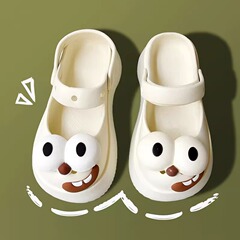 搞怪大眼狗2023新款夏季洞洞鞋女外穿沙滩室外包头室内卡通拖鞋女