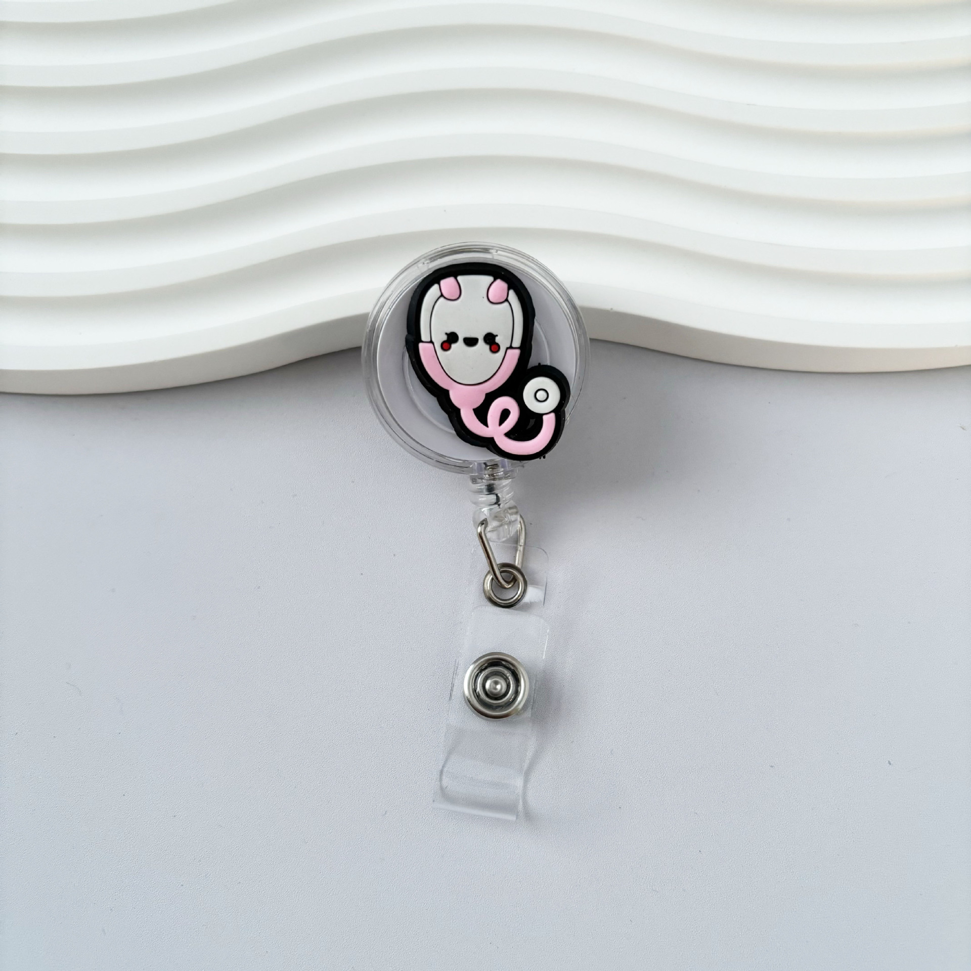 Enfermería placa de pecho botón insignia botón retráctil fácil de tirar de la marca de personal lindo certificado botón de colgante botón dibujos animados botón fácil de tirar