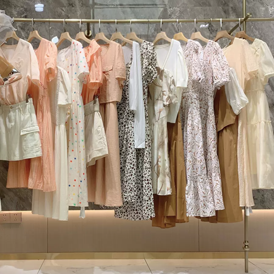 撤柜高品质大品牌折扣女装衣服批发直播货源尾款清货十三行连衣裙