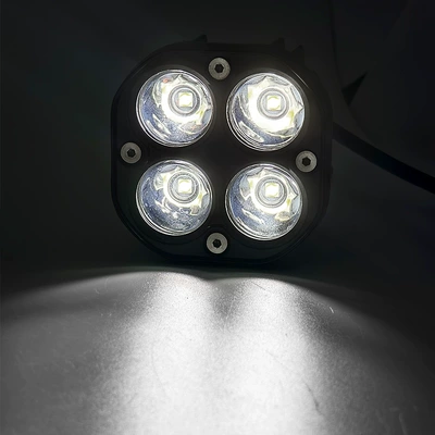 Vehicle Four-Leaf Clover Super Bright: İşçi projektorları