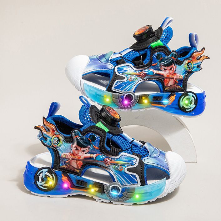 Nezha Anti-Kick Baotou Sandalias de playa para niños Botones giratorios de verano Calzado deportivo para niños Calzado ligero para niños