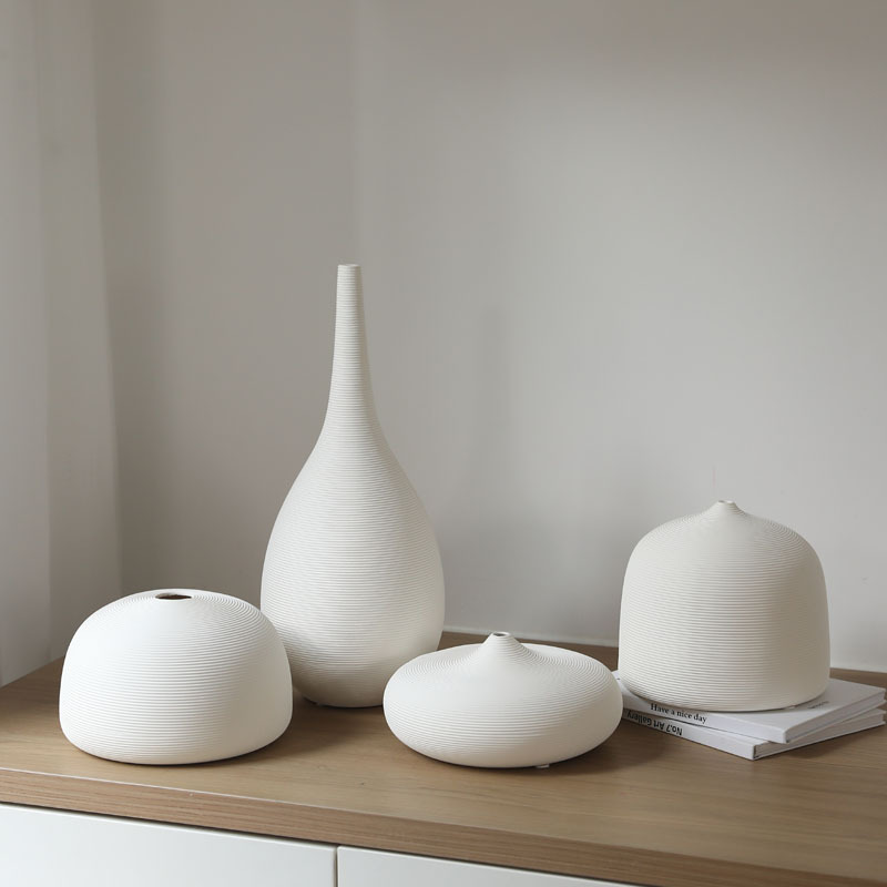 Nórdico creativo boca pequeña cerámica flor seca florero simple sala de estar arreglo de flores secas casa adornos de decoración blanca