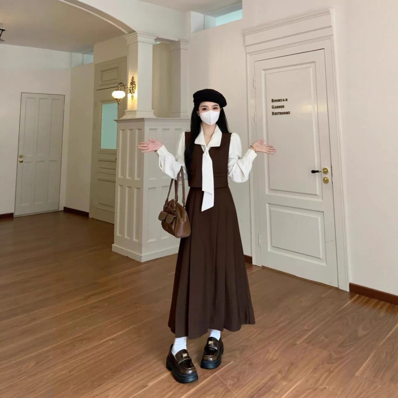 2025新款法式长袖连衣裙子女早秋季独特漂亮假两件温柔风气质长裙|undefined