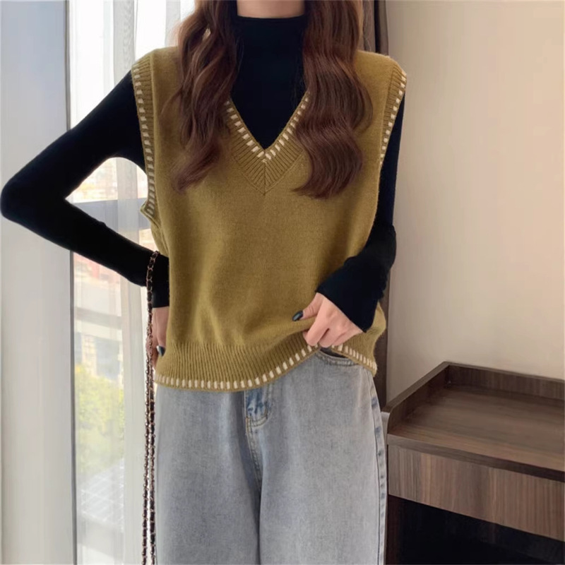 Knitted Vest for Women, Spring and Autumn 2026 New Style, Short Outerwear, V-Neck Sweater Vest, Layered Top
